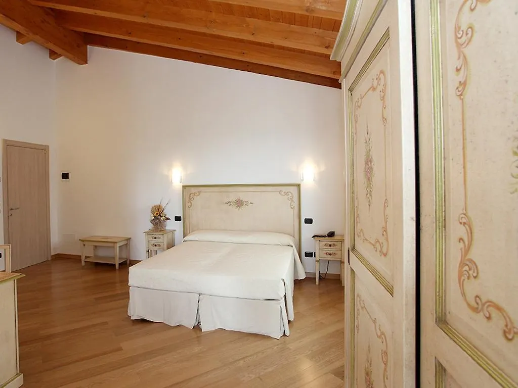 Relais Fontana Rosa B&B Wellness カプリーノ・ヴェロネーゼ 3*,