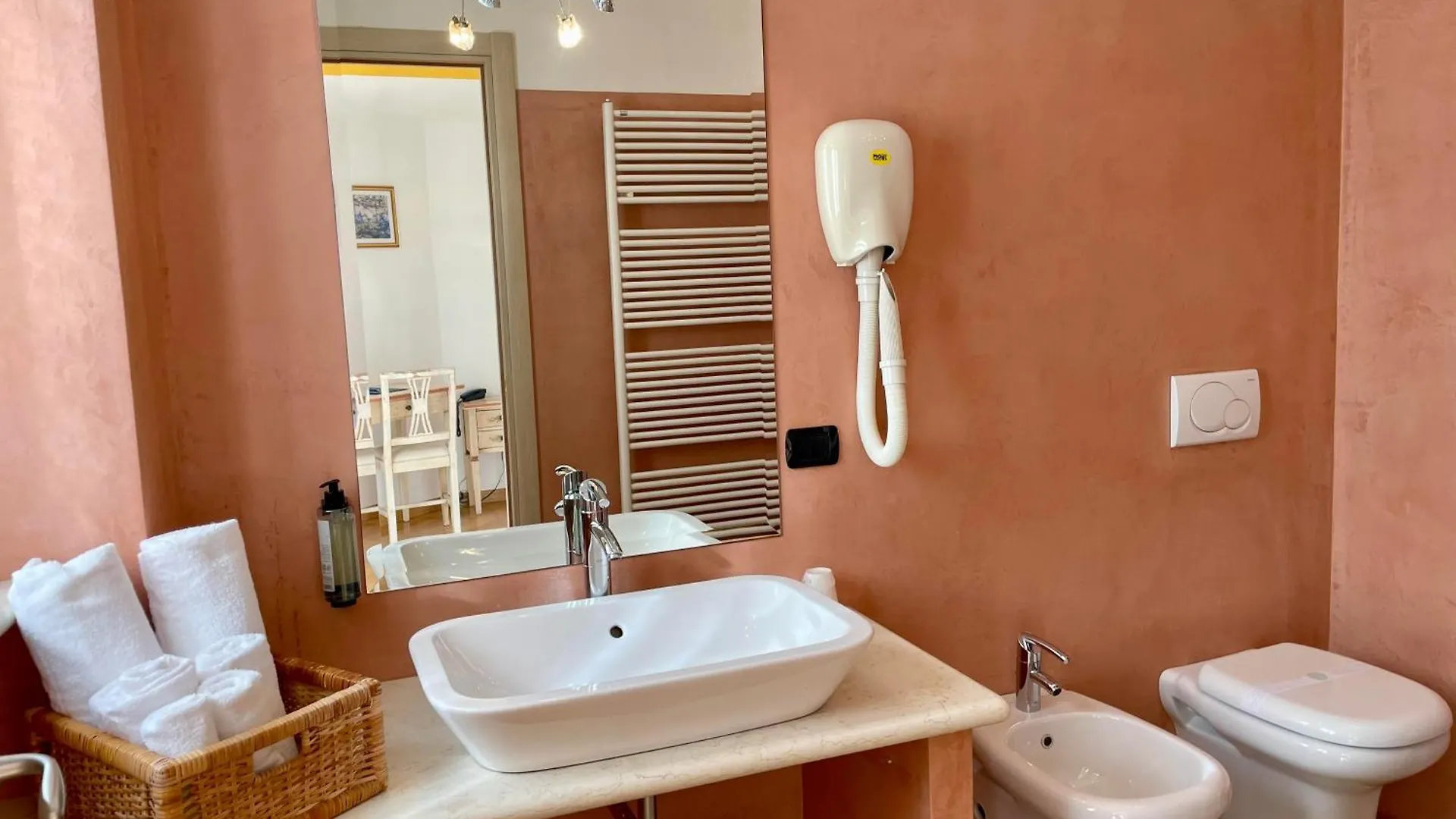 Relais Fontana Rosa B&B Wellness Caprino Veronese 3*,  Italien